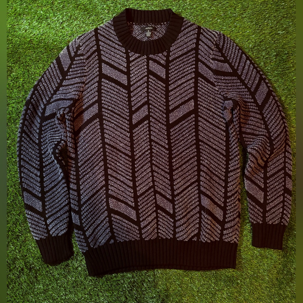 Alfani vintage coogi like crewneck sweater in grey and black